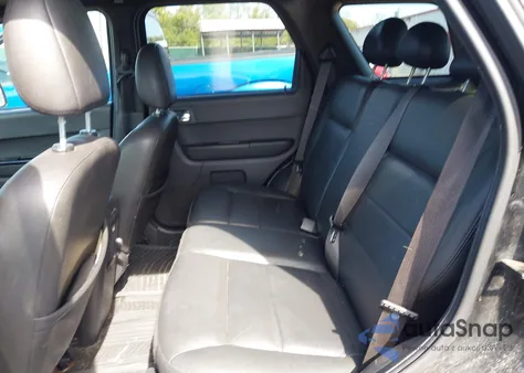 2008 Ford Escape Limited z USA, uszkodzony, nr VIN 1FMCU04148KA85568